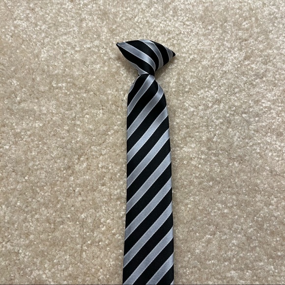 Formal Clip On Tie Youth Boys One Size Black Silver Diagonal Stripes - Picture 2 of 8